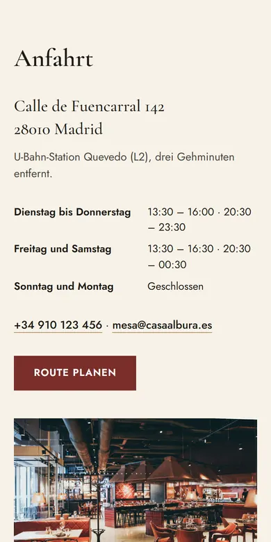 Bereich „So finden Sie uns“ eines Restaurants mit Adresse, Öffnungszeiten und Telefon auf dem Handy